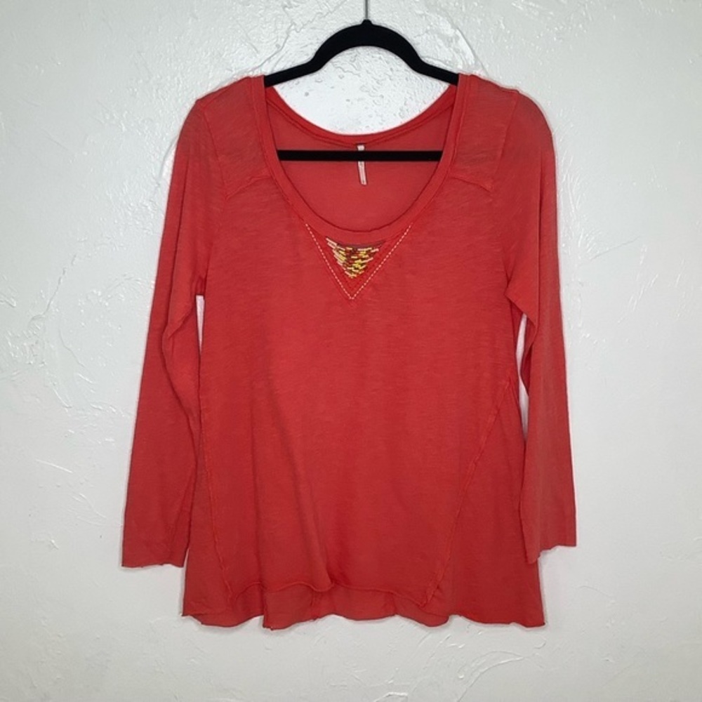 Free People raw hems scoop neck beaded top long sleeves t shirt top SZ large EUC